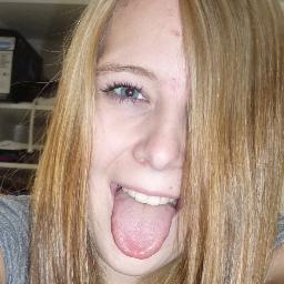 Clolaconstipai's profile picture. Dans mon monde à moi, y'a que des poneys, ils mangent des arcs en ciels et ils font des cacas papillons ! :) (Suis moi, je te suis !)