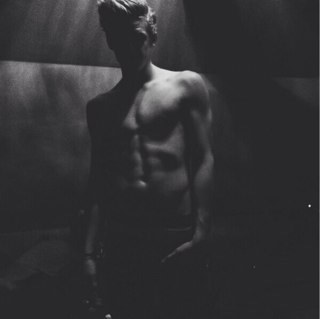 13 year old girl. Cody's angel. Follow my other account @miss_goodvibes and instagram @angel4ever143. I follow back!