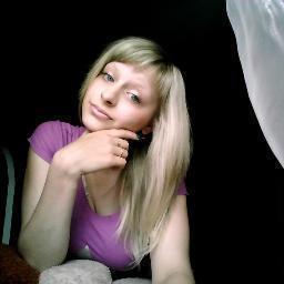 воспитываю дочь.