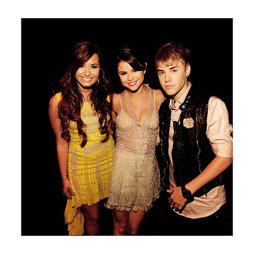 2 Lovatic's ♡We are Demi's Warriors. We are here to stay. No matter what.