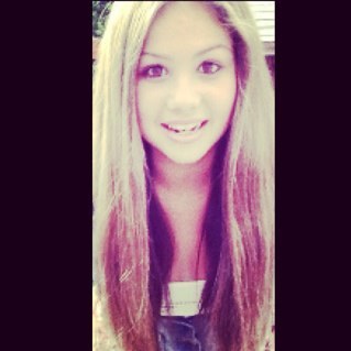 TheRealTiara's profile picture. 