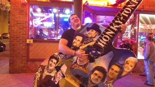 hjmroz's profile picture. Craft beer drinker, guitar player, engineering genius.