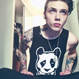 Let shadows die, so i can feel alive. [THG Single RP. #Taken. FC: Andy Biersack]