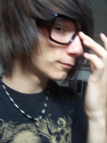 Hello follow me BUT I MUST WARN YOU IM CRAZY AS FUCK(the good crazy) Any questions just ask me!
Yes i am gay and single