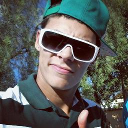 '' Um ser de bem com a vida, q busca na beleza dos sonhos a oportunidade de mudar, sempre pra melhor '' . Bem vindos !