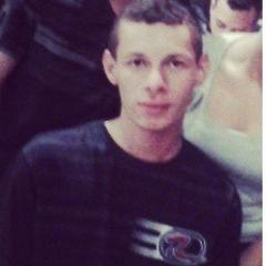Tenho 18 anos,estudante de matematica na Ufrn.Aproveitando as oportunidades e vivendo a vida do jeito como ela é.