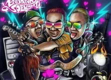 Vian soekamtis bercinta sekuat tenaga