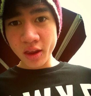 Free follow biatcheessss;) follow my main account @HemmoCraic bc i will follow back :))))
