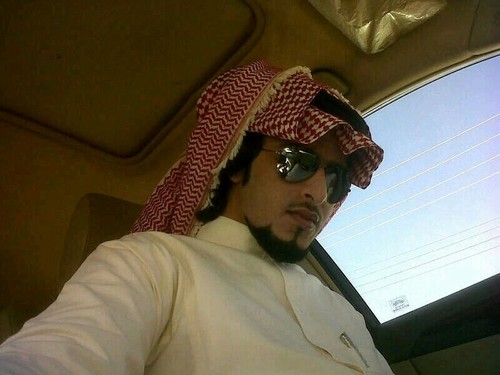 ‏‏‏طالب في جامعة الملك فيصل.. تعرفون آسمي ، ولگن لآ تعرفون قصتي ، تقرؤن مآ آگتب ، ولگن ليس گل مآ آگتبہ حگآيةة عن وآقعي ، لذلگ لآ تحگم علي بَ مجرد آلقرآءةة _!* ♡