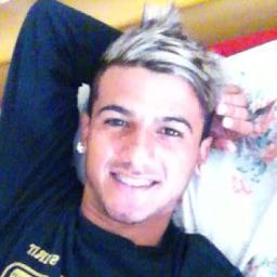 Jogador de futebol, Alegre & Ousado que Adora dar Risada , Quer mais? Fallow-me .
http://t.co/JxKNXAz9AK