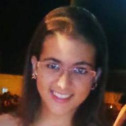 14 anos, rubro-negra, ariana, dramática, chata, lerda, inteligente e linda (h)