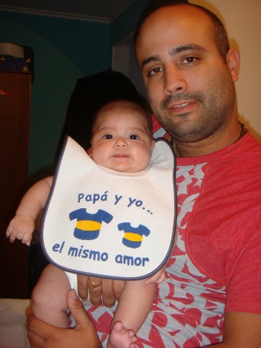 vendedor de anteojos - ex mago - ex basquetbolista -ex futbolista 100% Bostero papa de Isabella y enamorado de Ale!!