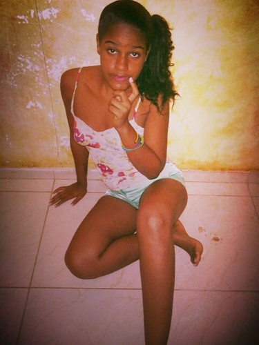 La NeGra De ReVisTa  es IguAl A sabiduría  &uMilDad mas Fuerza De volUnTAd ^__^