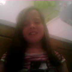 elliecrompton2's profile picture. 