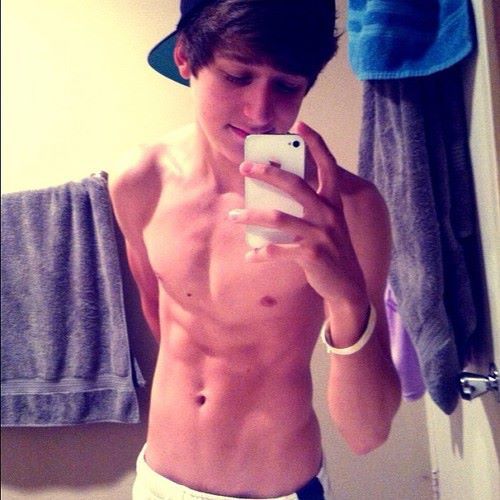 IM JUST A FUN WHO IS TRYING TO FOLLOW ALL OF JC FANS :)