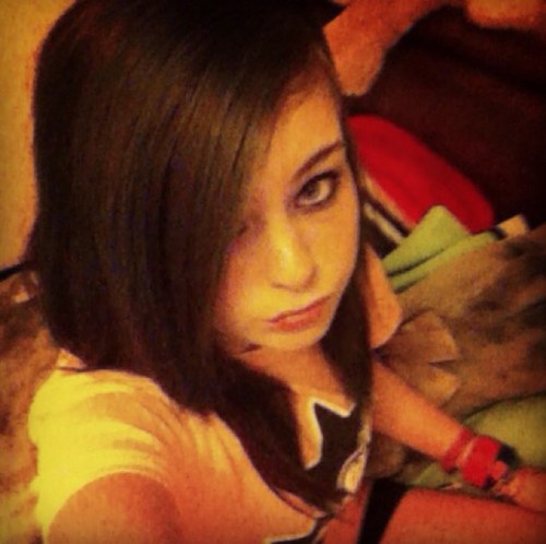 Hmmm i dont really have anything to say ...i cut myself .... I like to make people smile(: IFollowBack