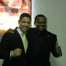 sou cristão e vivo pra CRISTO, sou amigo sou simples e gosto do mundo empresarial.