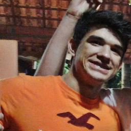 Não é o ritmo nem os passos que fazem a dança
Mas a paixão que vai na alma de quem dança.