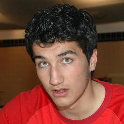 @Nurisahin05 me siguio el 13/01/13 #TEAMO ♥ GRACIAS POR CUMPLIR MI SUEÑO! #REALMADRID @Cristiano ♥ #BVB ♥ #RIVERPLATE ♥ @Brinho 31/7/12 Tak ♥ @KAKA 14/11/12
