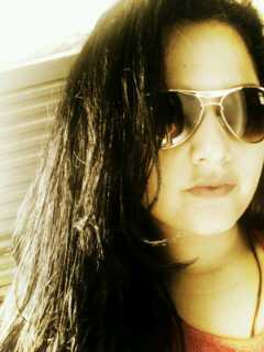 cantora, compositora e feliz com a vida!