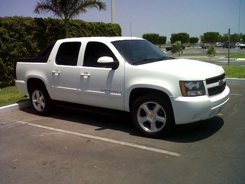 peninsulamotors's profile picture. 