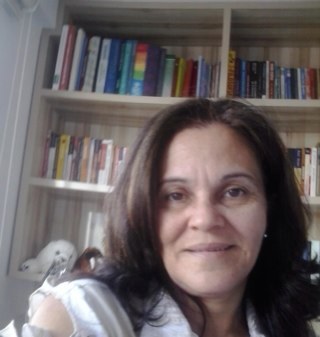 sou alegre de bem com a vida...