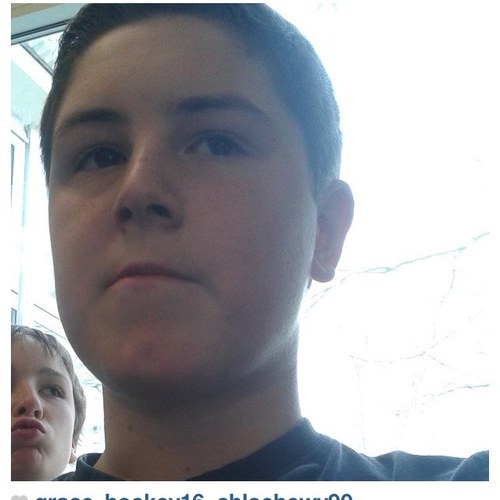 Derek your a fuckin bitch don't even read my bio