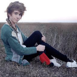 JussieWussie's profile picture. hey im justin and im 20  and love bvb sws and those kinds of bands and tweet me to chat , single