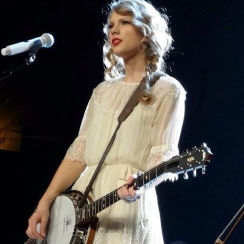 I love Taylor Swift!!! I'm 20. Say hi! :) Instagram: laurenrosato. Personal twitter: @laurenrosato13 I ALWAYS FOLLOW SWIFTIES BACK