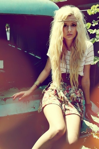 I love puppies and kittens ... n.n ... I play some sports .. pretty much basketball though.  haha. I love food. xx byeee.
