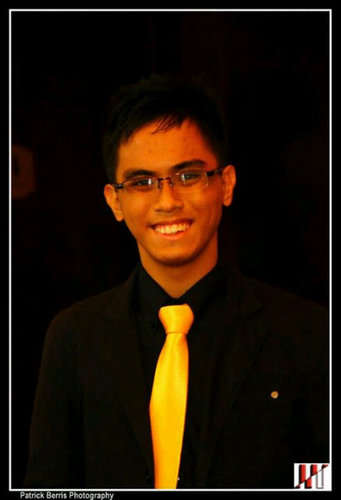 I am Lee Romanillos. Bow. =)