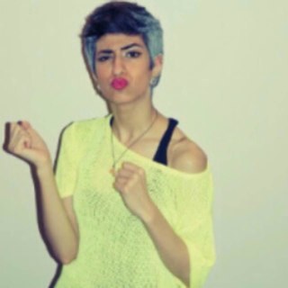 لااحب ان يعلمني احدهم ما يجب عليّ فعله ، لست مجبره على تبرير مواقفي لمن يسيء الظن بي * اتقي شر المسلك اذا زبد *