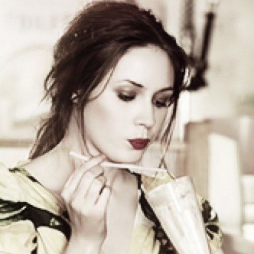 Rory & I were sent back to 1929. After missing our mod cons, we set up a 'twitter' via a notebook by the couch. {lots & lots of innuendo/18+} @boywhowaited