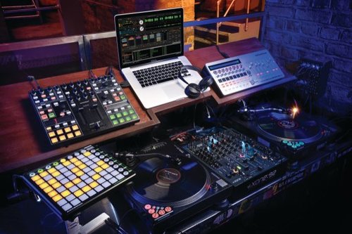We are Romann. We are a two music producers.