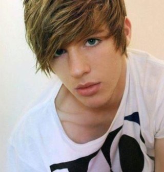 1LOVEyougirl's profile picture. helloo i am a 15 year old boy :PP i love music, singing, bodybuilding and hanging out ;)