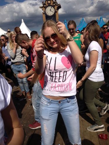 Livinia111's profile picture. live your life.