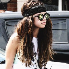 I Make Icons And Signature Header And Random Headers Tweet Me If You Want Anything:)