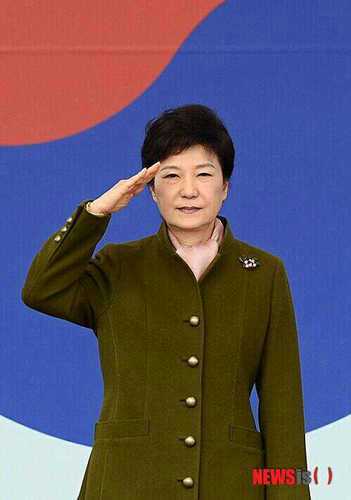 좌파경멸 접근금지.종북좌파 처단.멸공.반공반첩.오천년 역사가 배출한 영웅 박정희 대통령 각하 존경.파부침주!