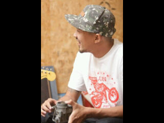 Vocalist of @AFTERCOMA..Love my family,@nullynuffie ,music,and ride motorcycle..http://t.co/ormBnmrIbG