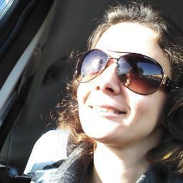 mari_costella's profile picture. Designer Gráfico, atualmente focada em design de sites e apaixonada por ilustrações e criação de marcas...