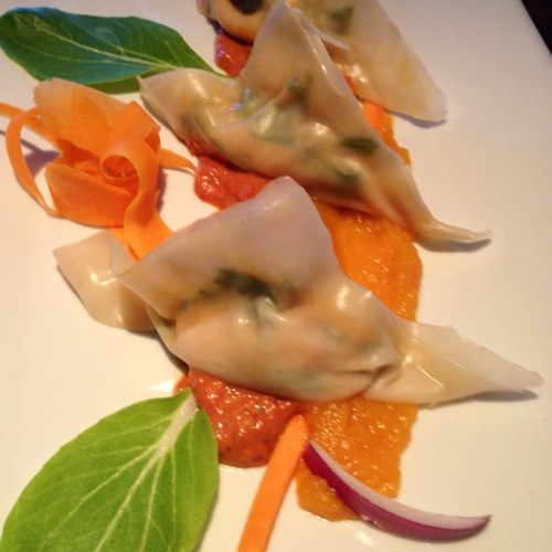 Sophisticated comfort food brought from the farms & fisheries straight to your table