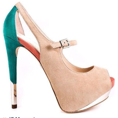 EMPRESA DE CALZADO PARA DAMA CON ESTILO Y DIFERENCIA...