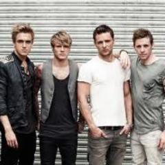 Trying to find a place in this world. #Swiftie #Directioner #GalaxyDefender Impossible to be good on all, Just try it.