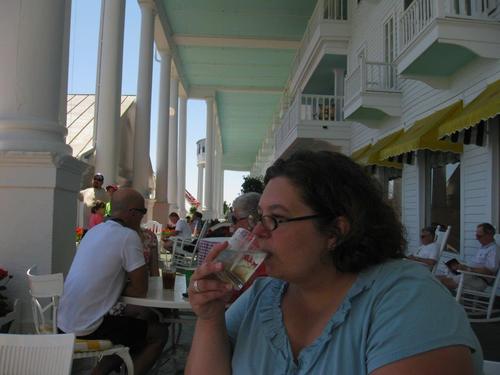 Architect, loves good food, good drinks and breweries