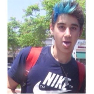 HumpLuke's profile picture. the janoskians are everything. ~ luke & beau ~