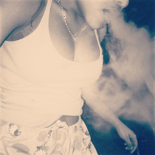 Follow me i will follow back :) My twiffys @Stayspiffy__  @Miah_cole99 Weed&Hennessey ❤ R.I.P Aaron Mckenzie