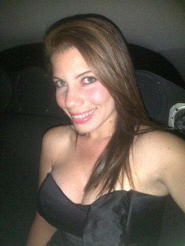 Venezolana en Bogotá.
Comunicadora en formación.
Mamá de Isabella. Luchadora incansable!... Con la cabeza en el cielo y LOS PIES EN LA TIERRA!