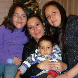 dueña de tortas arafran, fanatica de colo colo y chayanne... esposa y por sobre todo madre de 3 hermosos hijos