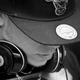 Lilsyze's profile picture. Beatmaker, 23 ans, réside Montpellier en France !
Née dans les Antilles françaises (Saint Martin 971).