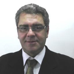 Sociólogo. Técnico en Gestión de la Calidad. Gerente de la Asociación Nacional de Micro y Pequeñas Empresas. Investigador asociado en Fundación Pro Humanitas.